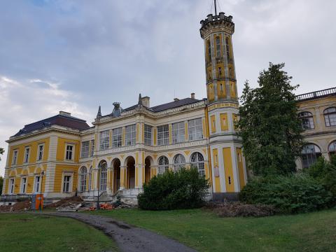 Füzérradvány, Károlyi Kastély műemléki rekonstrukciója